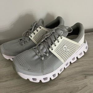 On cloud womens running shoe